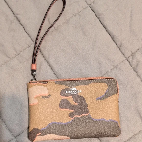 Coach Camo Wristlet - Picture 1 of 6